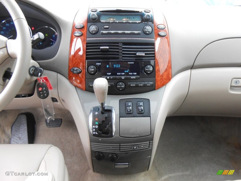 2008 Toyota Sienna XLE Controls Photo #77470116