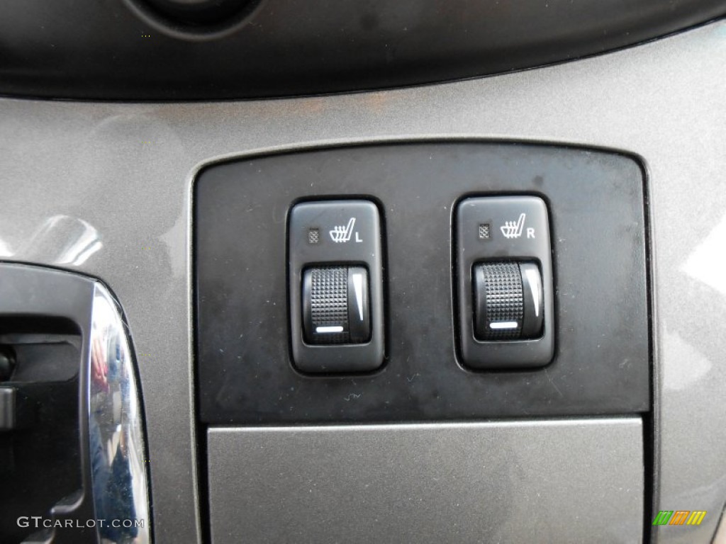 2008 Toyota Sienna XLE Controls Photo #77470143