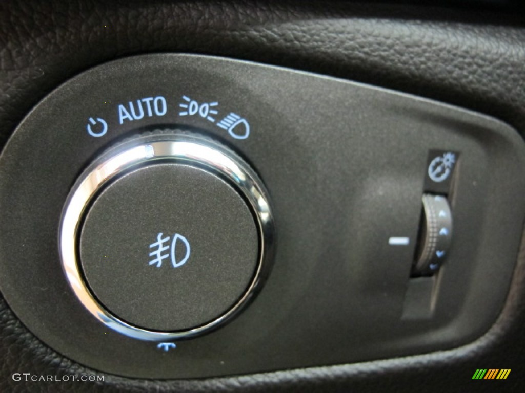 2010 Cadillac SRX 4 V6 Turbo AWD Controls Photo #77470375
