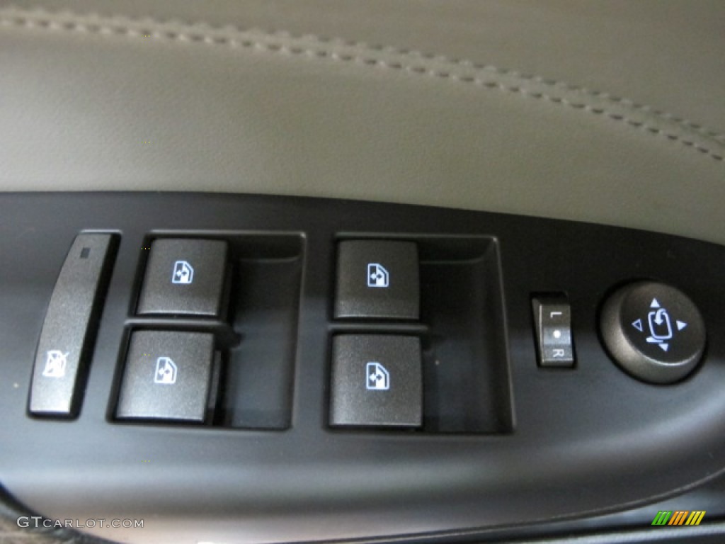 2010 Cadillac SRX 4 V6 Turbo AWD Controls Photo #77470410