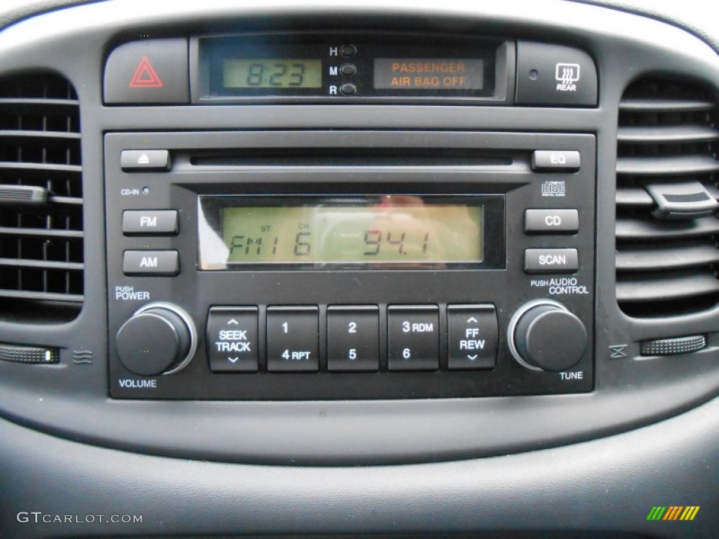 2007 Hyundai Accent GS Coupe Audio System Photos