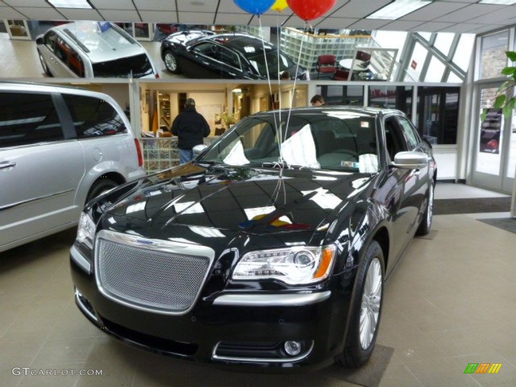 Phantom Black Tri-Coat Pearl 2013 Chrysler 300 C AWD John Varvatos Luxury Edition Exterior Photo #77470651