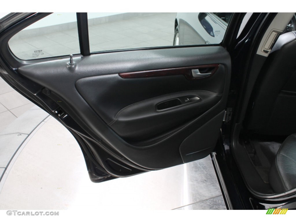 2007 Volvo S60 2.5T Graphite Door Panel Photo #77470746