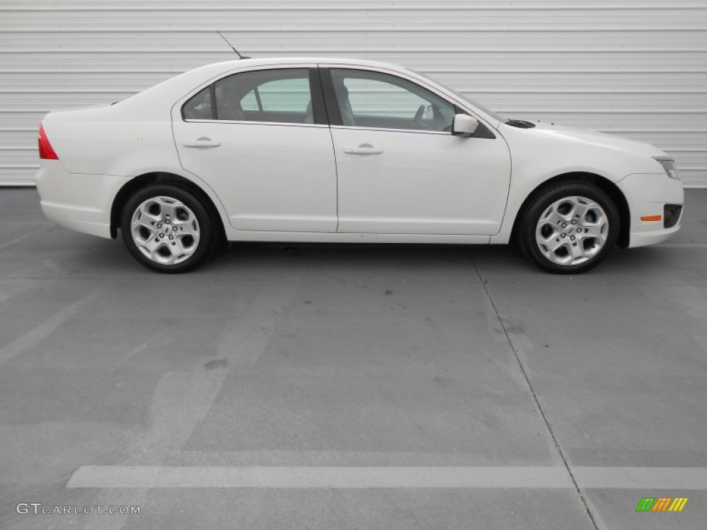 2011 Fusion SE V6 - White Platinum Tri-Coat / Medium Light Stone photo #3