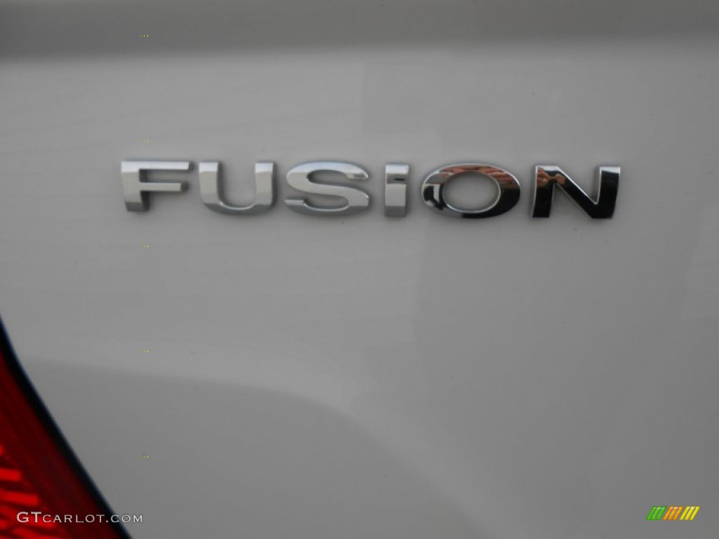 2011 Fusion SE V6 - White Platinum Tri-Coat / Medium Light Stone photo #23