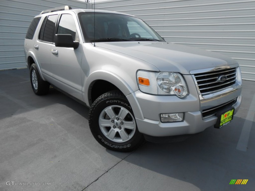 2010 Explorer XLT - Brilliant Silver Metallic / Black photo #2
