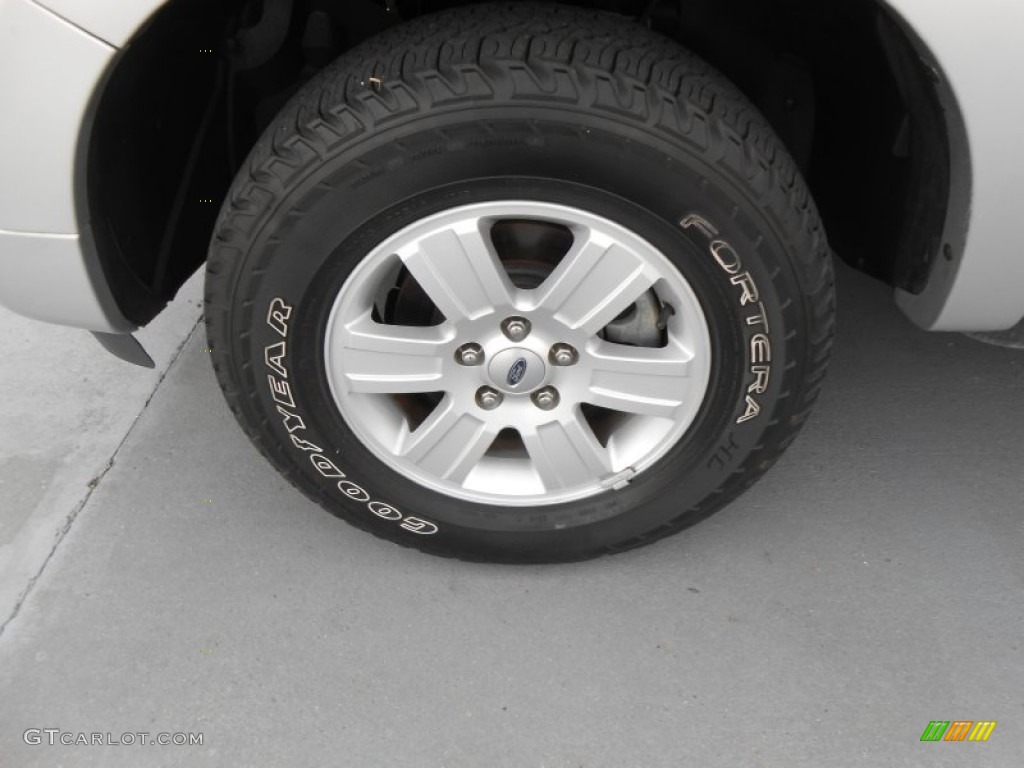 2010 Explorer XLT - Brilliant Silver Metallic / Black photo #11