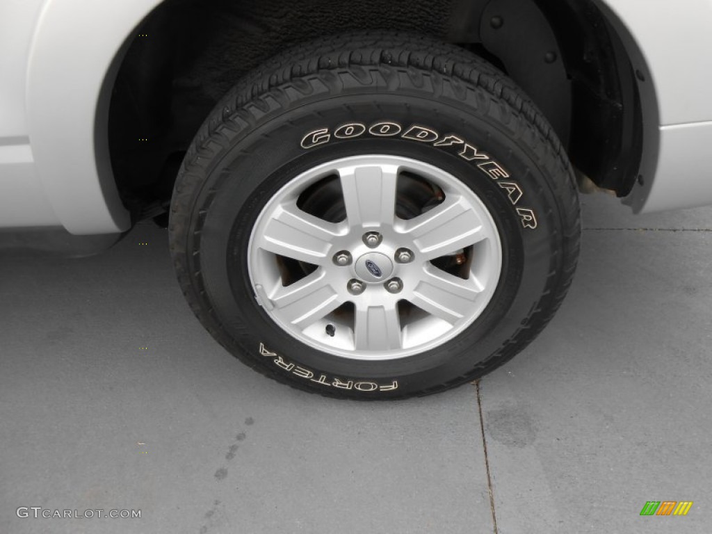 2010 Explorer XLT - Brilliant Silver Metallic / Black photo #12