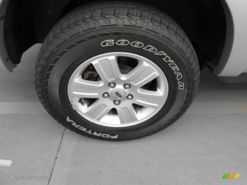 2010 Explorer XLT - Brilliant Silver Metallic / Black photo #13