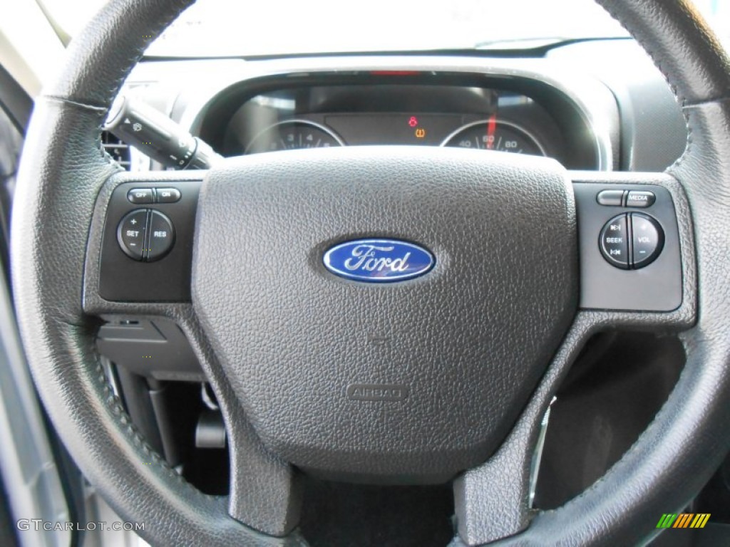 2010 Explorer XLT - Brilliant Silver Metallic / Black photo #39