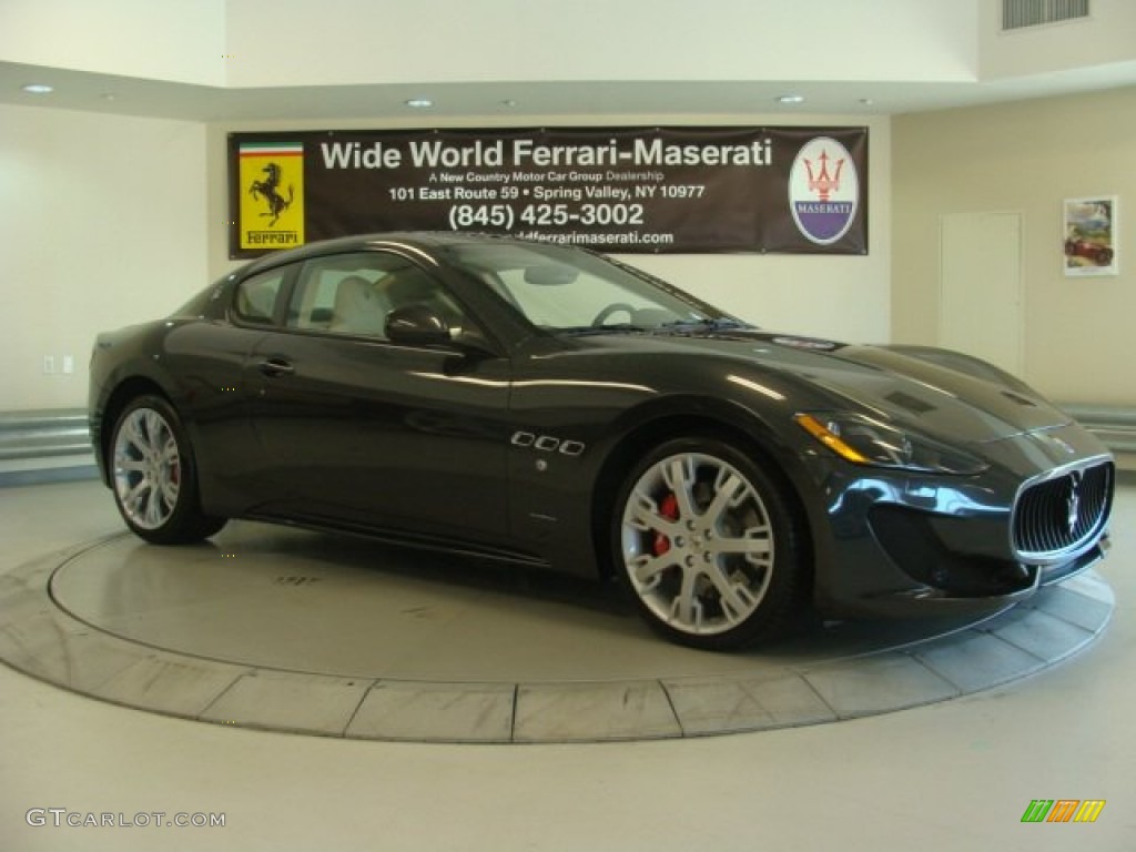 2013 GranTurismo Sport Coupe - Grigio Granito (Dark Grey) / Sabbia photo #1