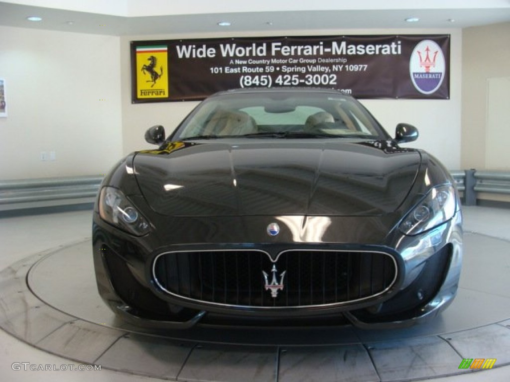 2013 GranTurismo Sport Coupe - Grigio Granito (Dark Grey) / Sabbia photo #2