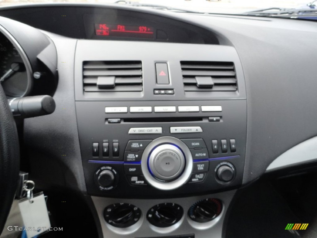 2010 Mazda MAZDA3 i Touring 4 Door Controls Photo #77480267