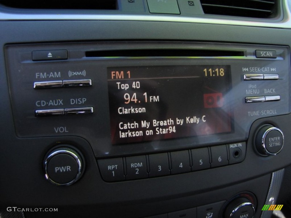 2013 Nissan Sentra SR Audio System Photos