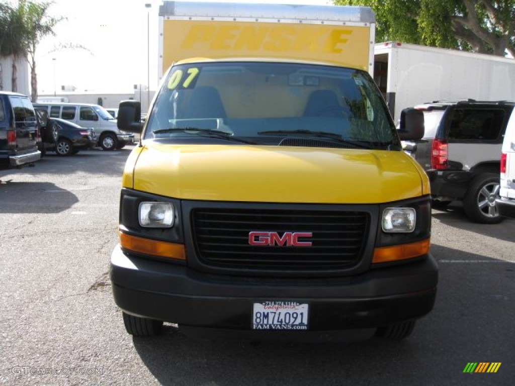 2007 Savana Cutaway 3500 Commercial Cargo Van - Yellow / Medium Pewter photo #2