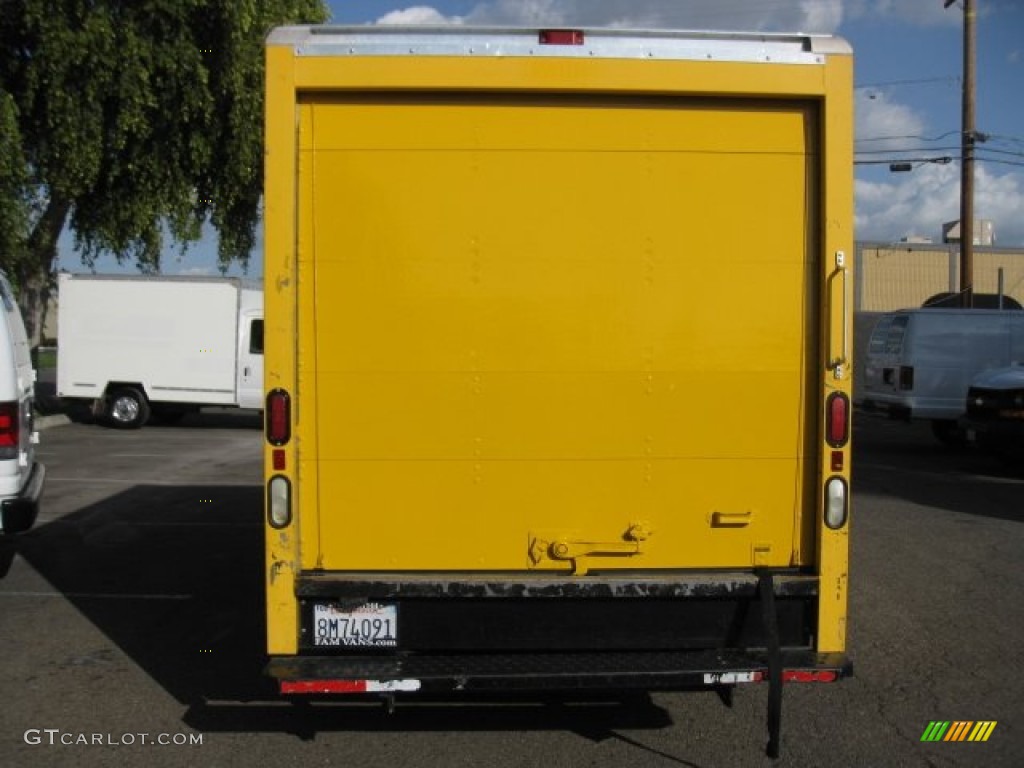 2007 Savana Cutaway 3500 Commercial Cargo Van - Yellow / Medium Pewter photo #5