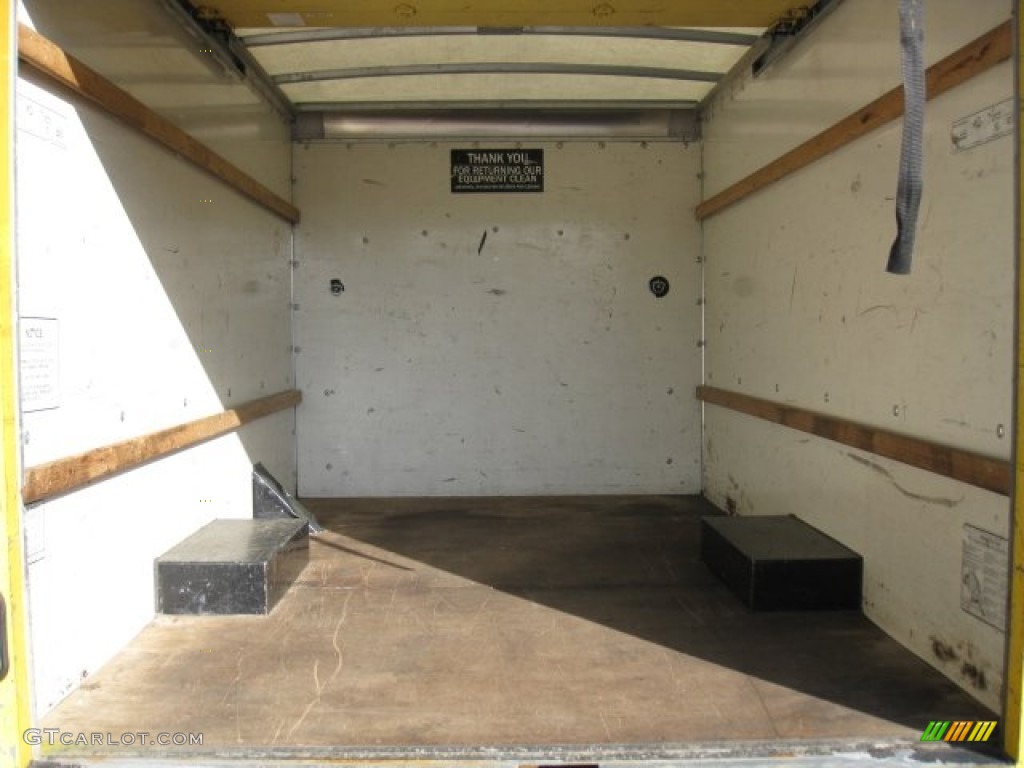 2007 Savana Cutaway 3500 Commercial Cargo Van - Yellow / Medium Pewter photo #7