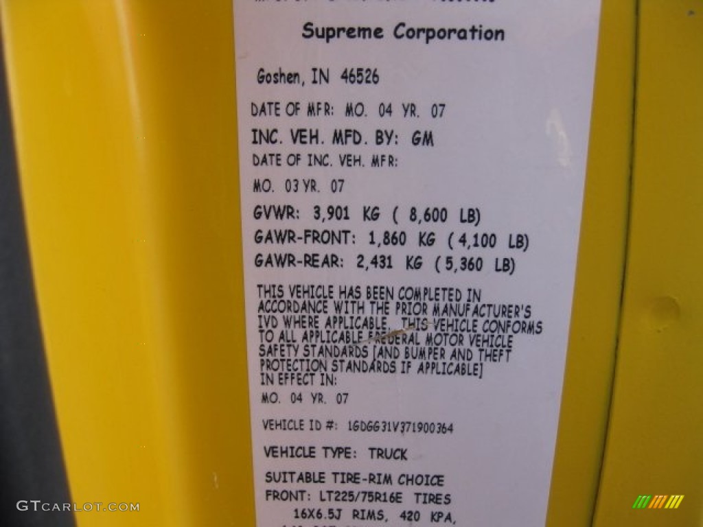 2007 Savana Cutaway 3500 Commercial Cargo Van - Yellow / Medium Pewter photo #12