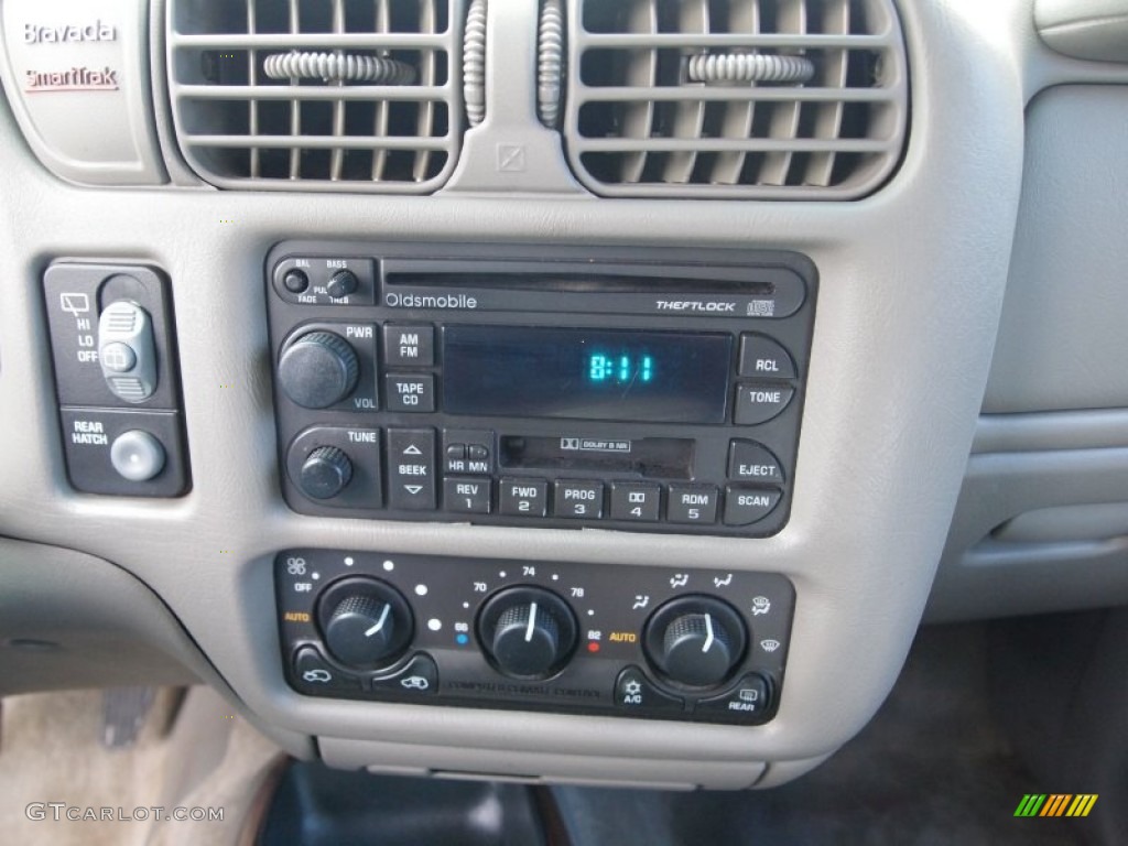 2001 Oldsmobile Bravada AWD Controls Photos