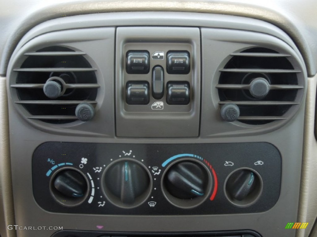 2004 PT Cruiser Limited - Light Almond Pearl Metallic / Taupe/Pearl Beige photo #16