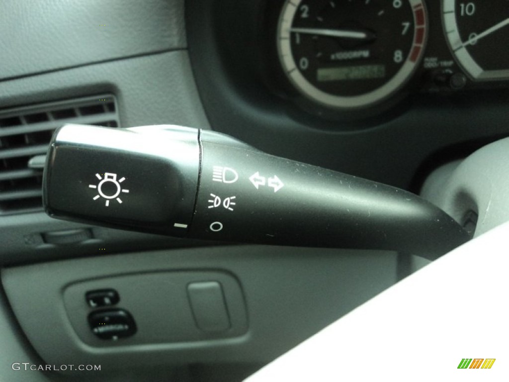 2009 Toyota Sienna CE Controls Photo #77485658