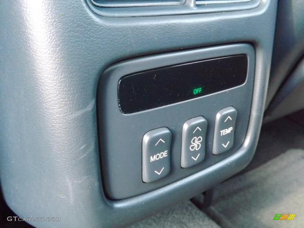 2005 Cadillac DeVille Sedan Controls Photo #77485763