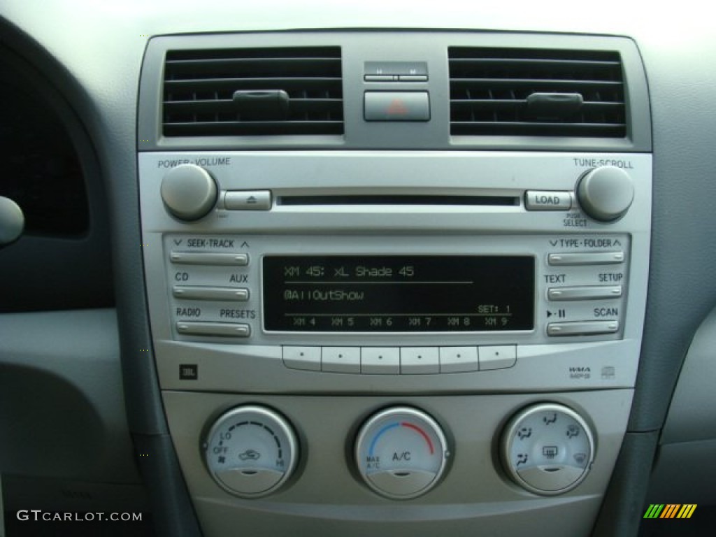 2010 Toyota Camry LE V6 Controls Photo #77486123