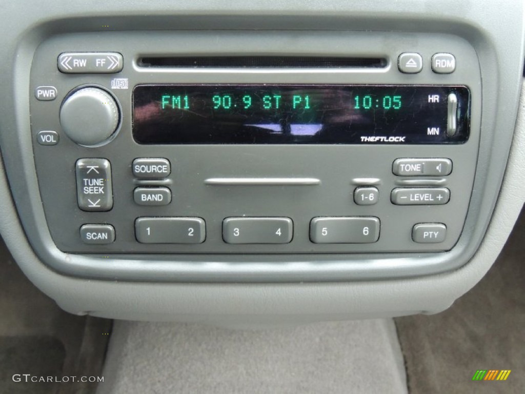 2004 Cadillac DeVille Sedan Audio System Photos