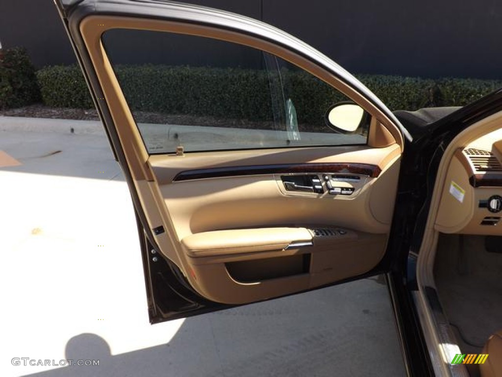 2008 S 550 4Matic Sedan - Black / Cashmere/Savanna photo #37