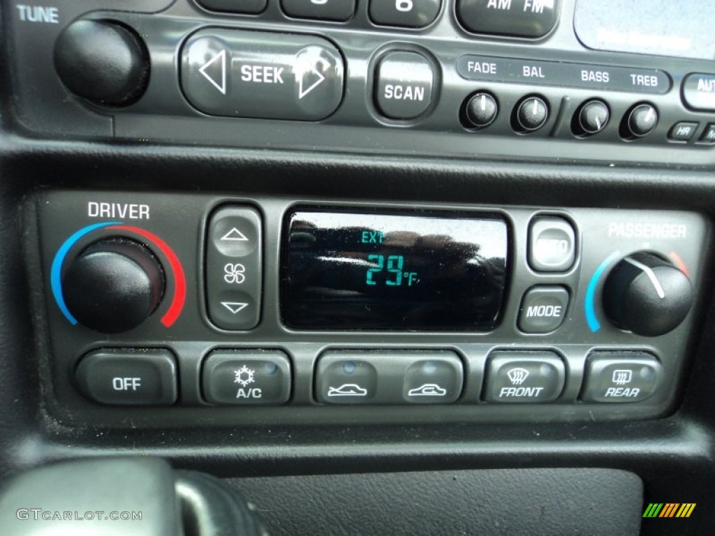 2004 Chevrolet Corvette Convertible Controls Photo #77487913