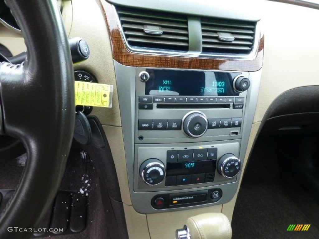 2010 Chevrolet Malibu LTZ Sedan Controls Photo #77488628