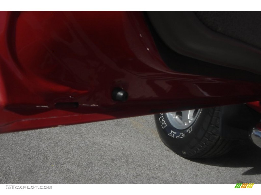 2000 Silverado 1500 LS Extended Cab 4x4 - Victory Red / Graphite photo #27