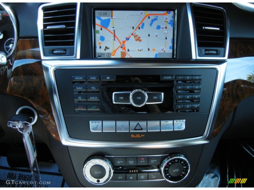 2013 Mercedes-Benz GL 350 BlueTEC 4Matic Controls Photo #77490050