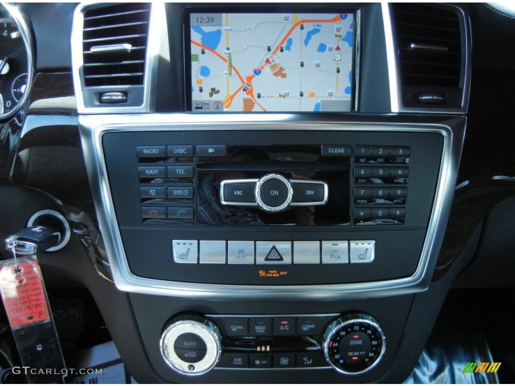 2013 Mercedes-Benz GL 350 BlueTEC 4Matic Controls Photo #77490822
