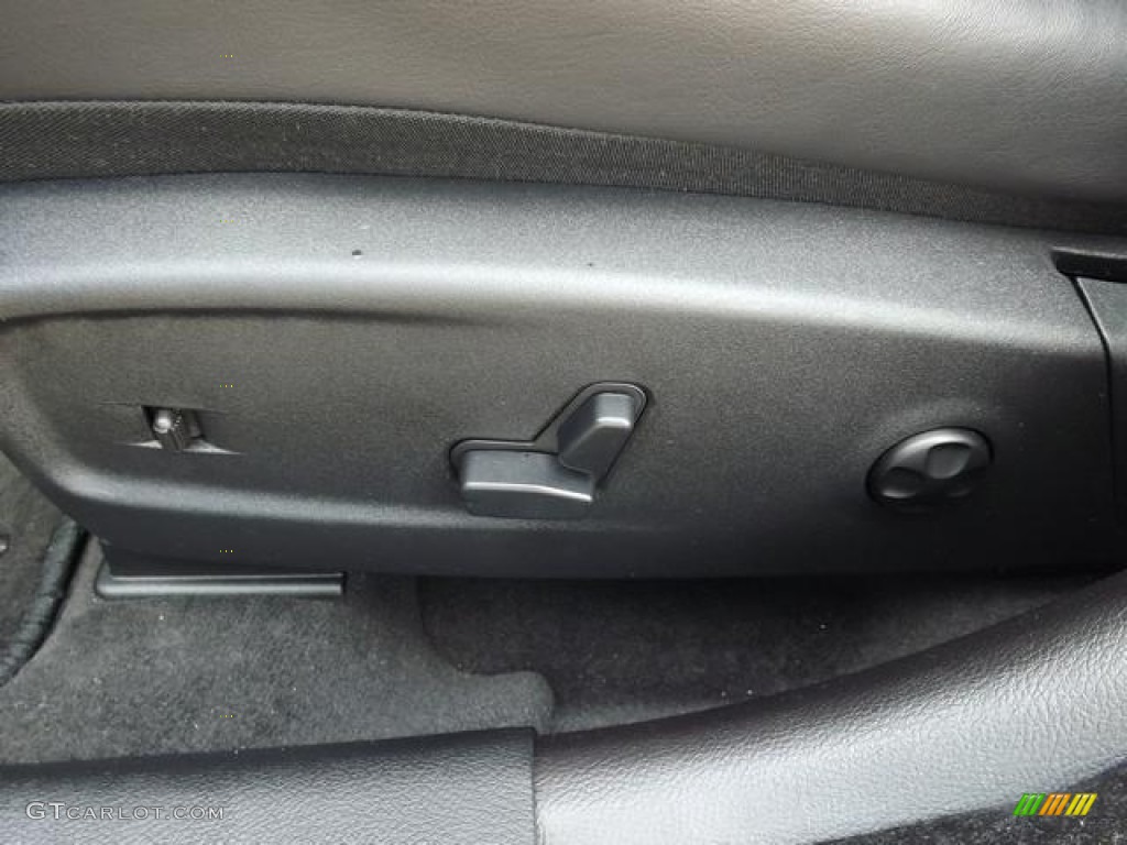 2012 300 S V6 - Gloss Black / Black photo #31