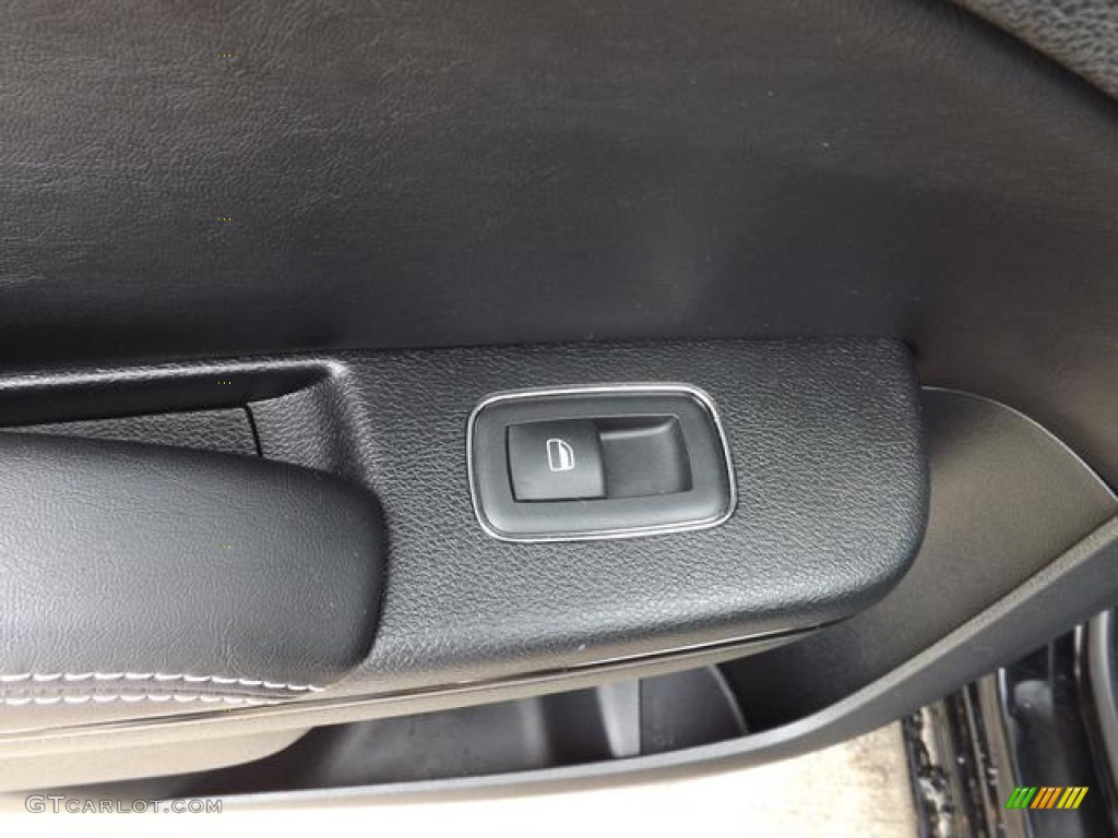 2012 300 S V6 - Gloss Black / Black photo #37