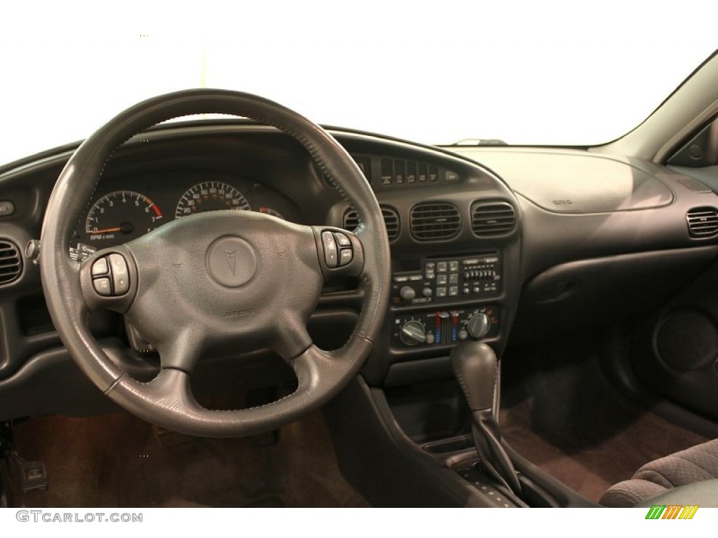 2002 Pontiac Grand Prix GT Sedan Graphite Dashboard Photo #77495603