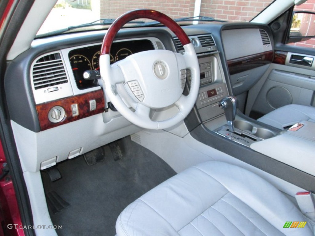 Dove Grey Interior 2005 Lincoln Navigator Luxury Photo #77500826