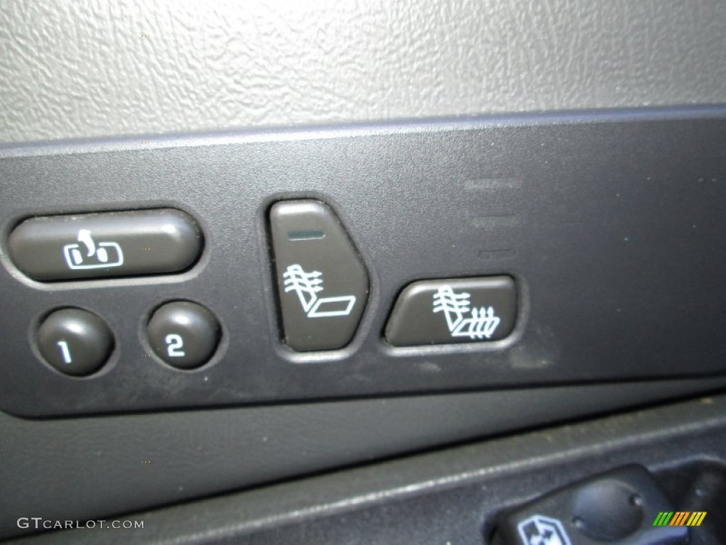 2005 Chevrolet Silverado 1500 Z71 Extended Cab 4x4 Controls Photo #77501993