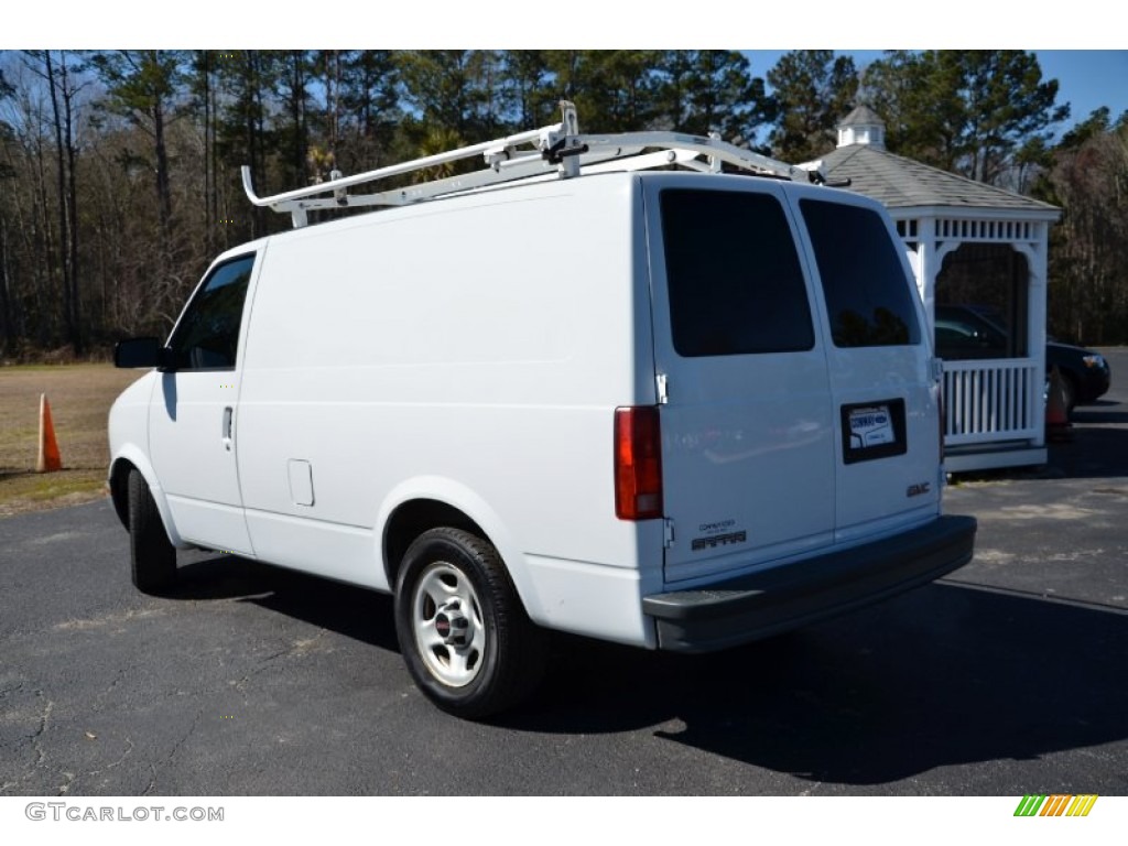 2005 Safari Commercial Van - Summit White / Pewter Gray photo #7