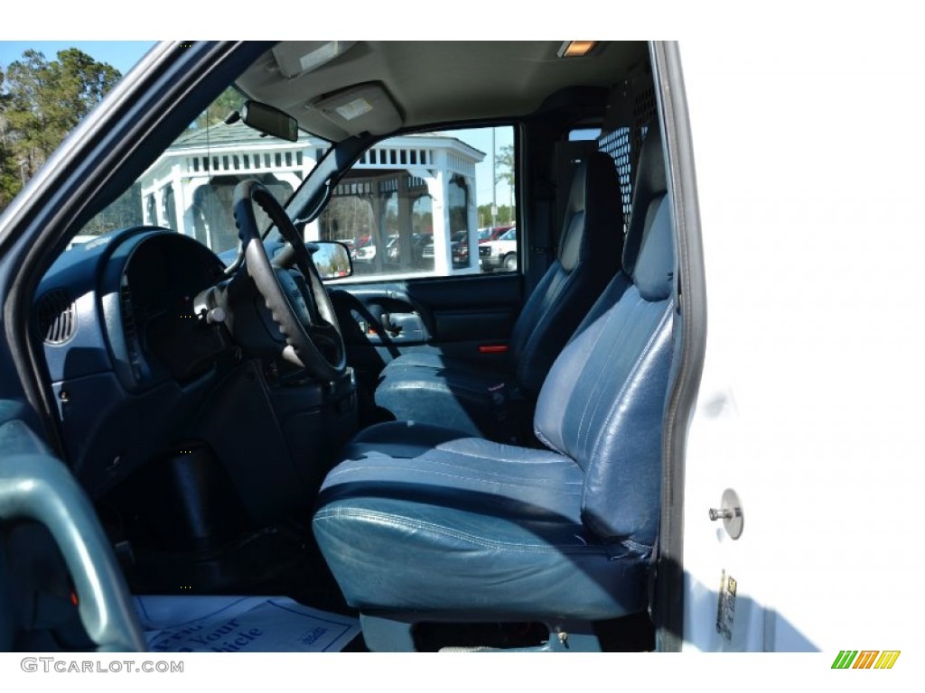 2005 Safari Commercial Van - Summit White / Pewter Gray photo #12