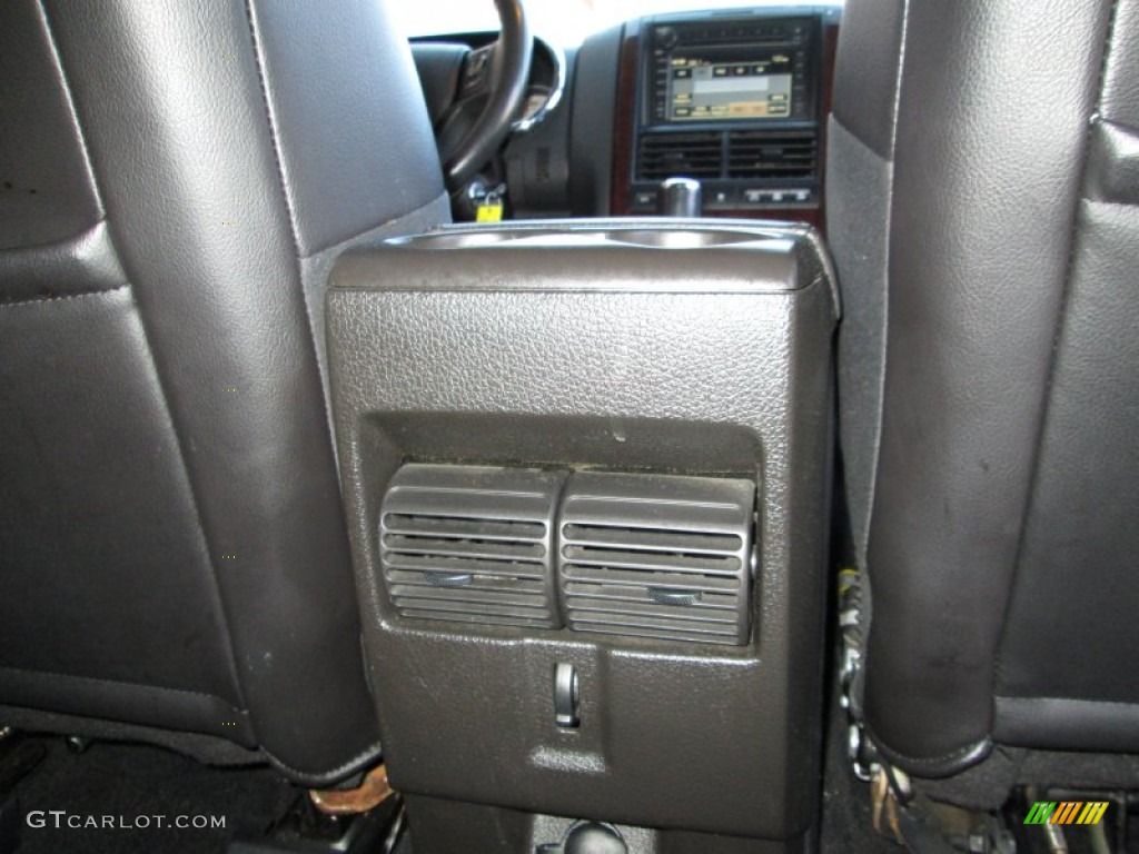 2006 Explorer Limited 4x4 - Black / Black photo #27