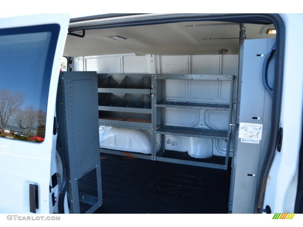 2005 Safari Commercial Van - Summit White / Pewter Gray photo #20