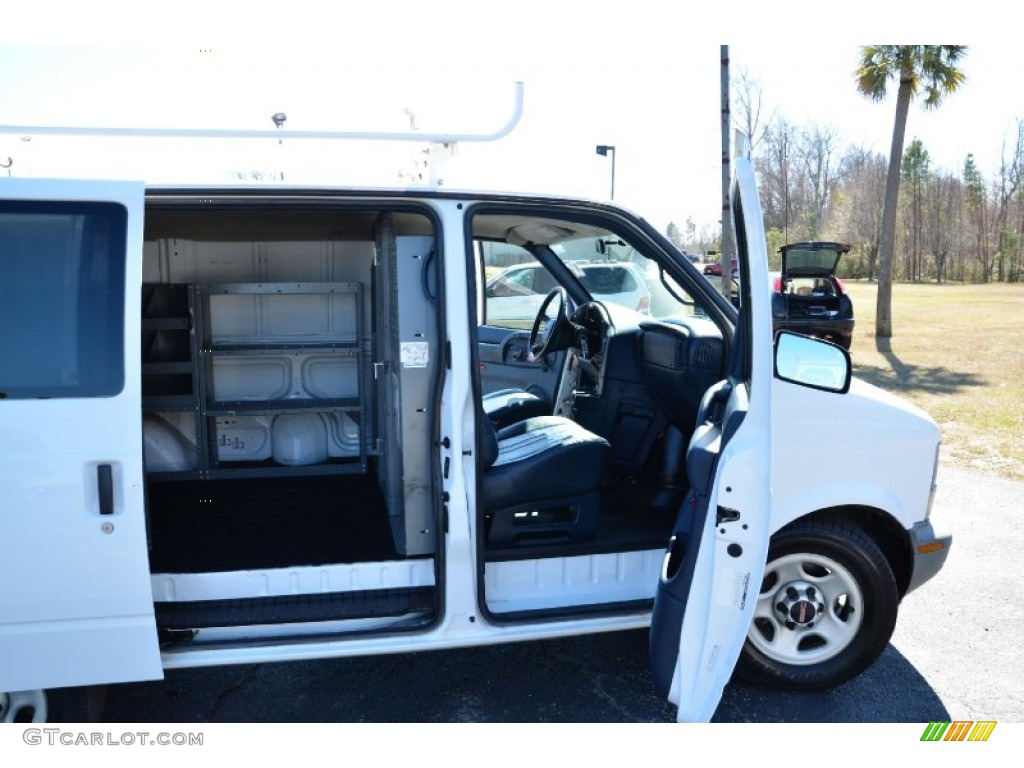 2005 Safari Commercial Van - Summit White / Pewter Gray photo #23