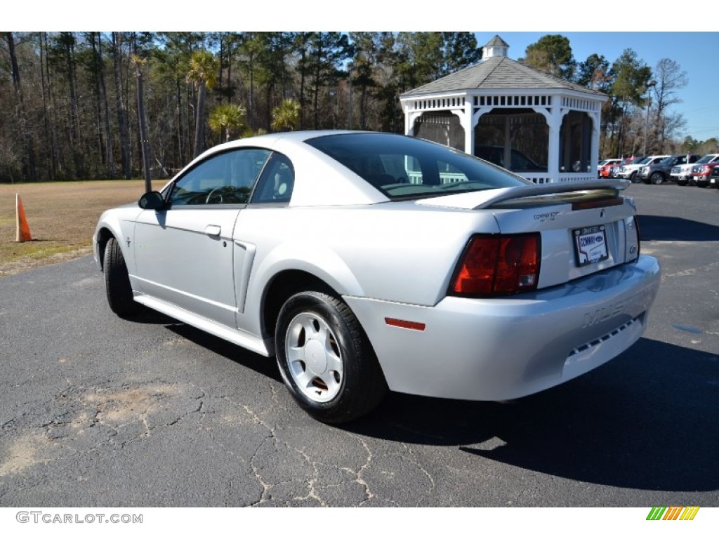 2000 Mustang V6 Coupe - Silver Metallic / Medium Graphite photo #7