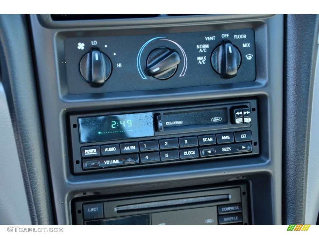 2000 Ford Mustang V6 Coupe Audio System Photo #77504751