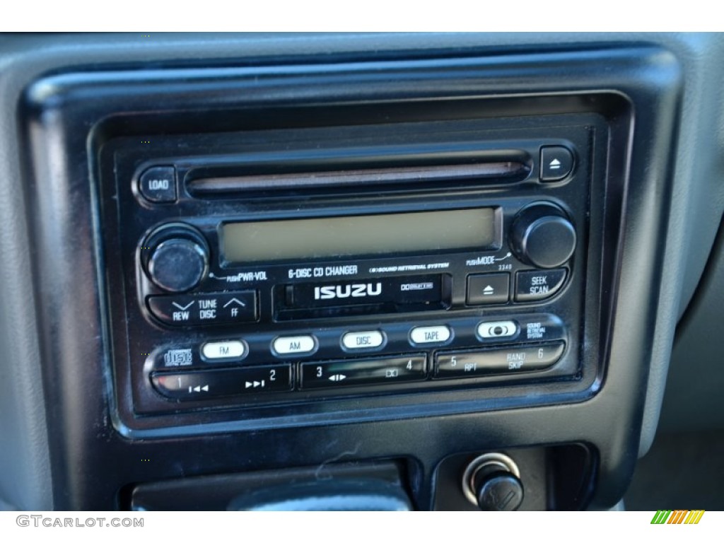 2002 Isuzu Rodeo Sport S Hard Top 4WD Audio System Photo #77505356