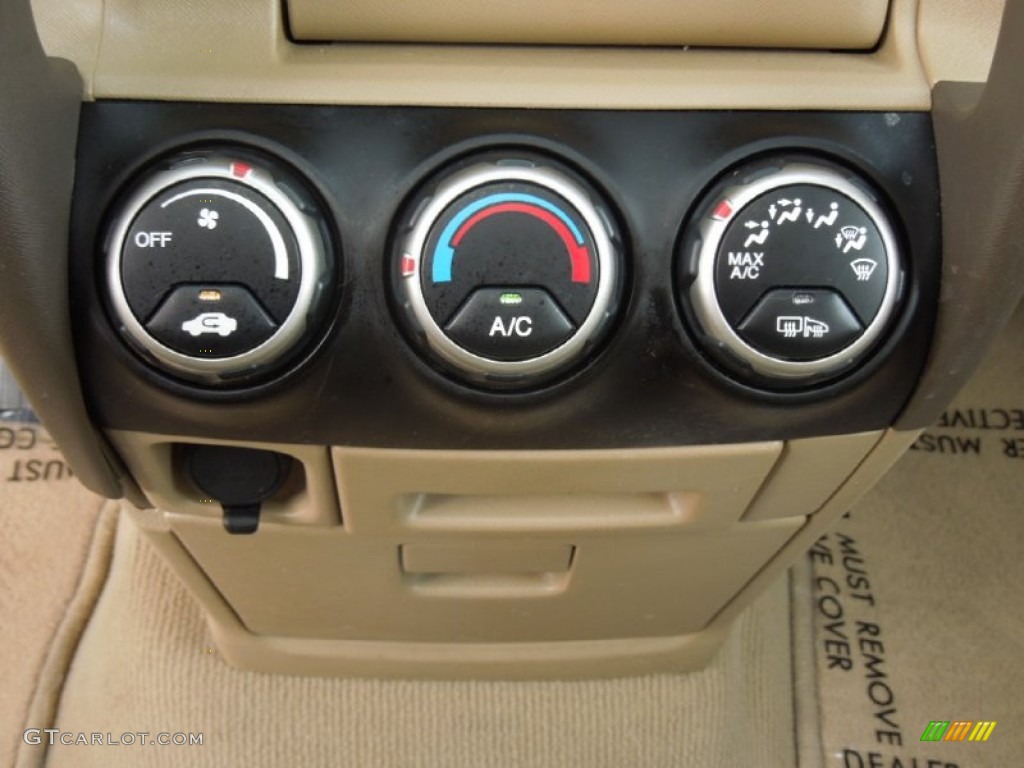 2006 Honda CR-V SE 4WD Controls Photo #77507568