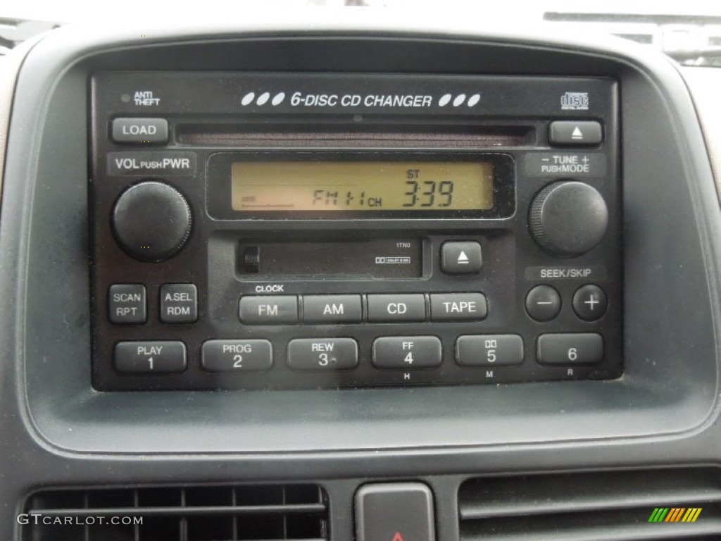 2004 Honda CR-V EX 4WD Audio System Photo #77508785