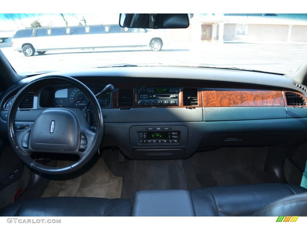 2000 Lincoln Town Car Executive Limousine Deep Charcoal Dashboard Photo #77510903